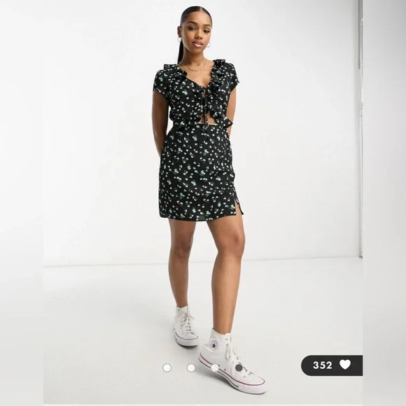 ASOS DESIGN lace trim ruffle bodice mini tea dress in black ditsy - Picture 2 of 7